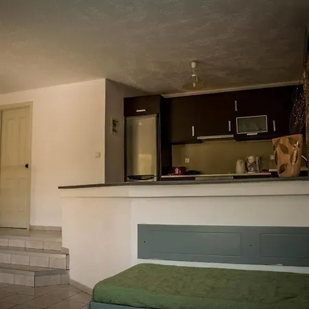 Nine Muses Hotel 4*